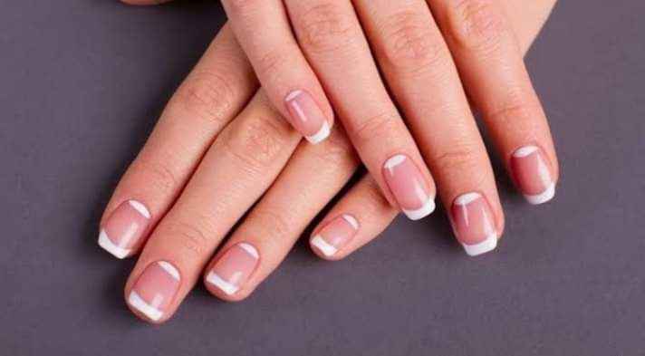 Uñas con estilo francés 11