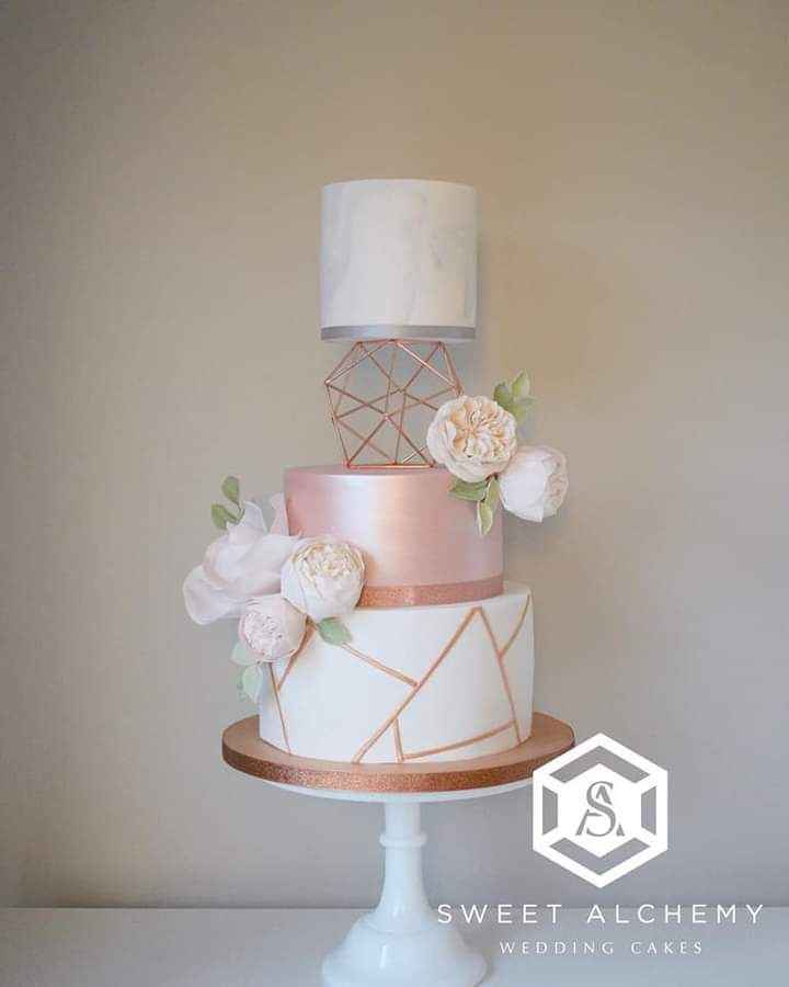 Pasteles con formas delicadas y elegantes 6