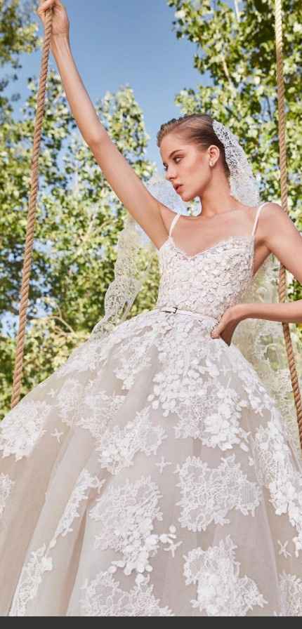 Vestidos colección otoño 2021 Elie Saab 8