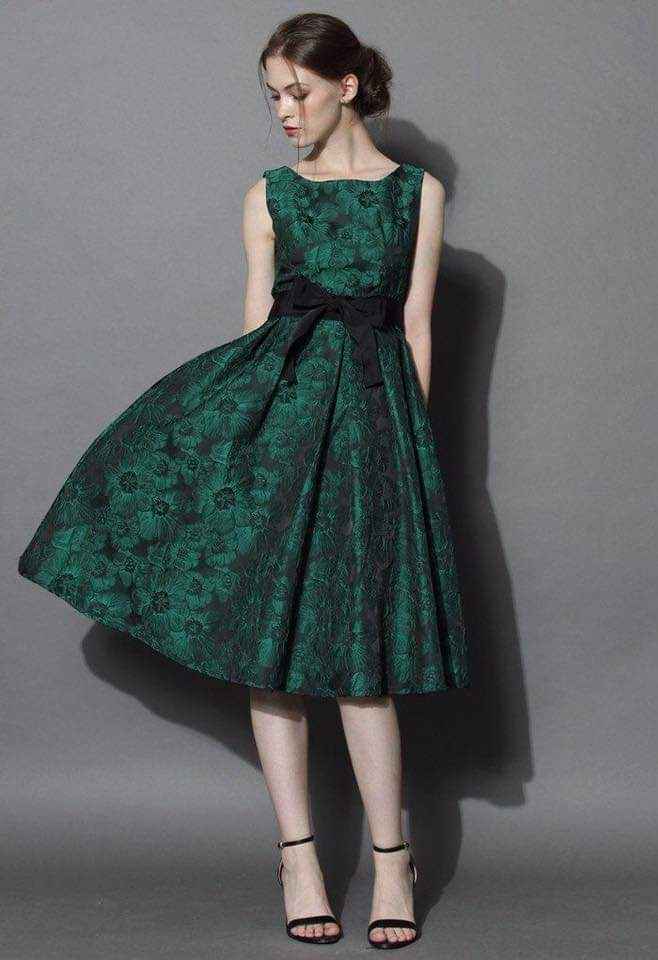 Vestidos para damas con acentos en verde esmeralda 1