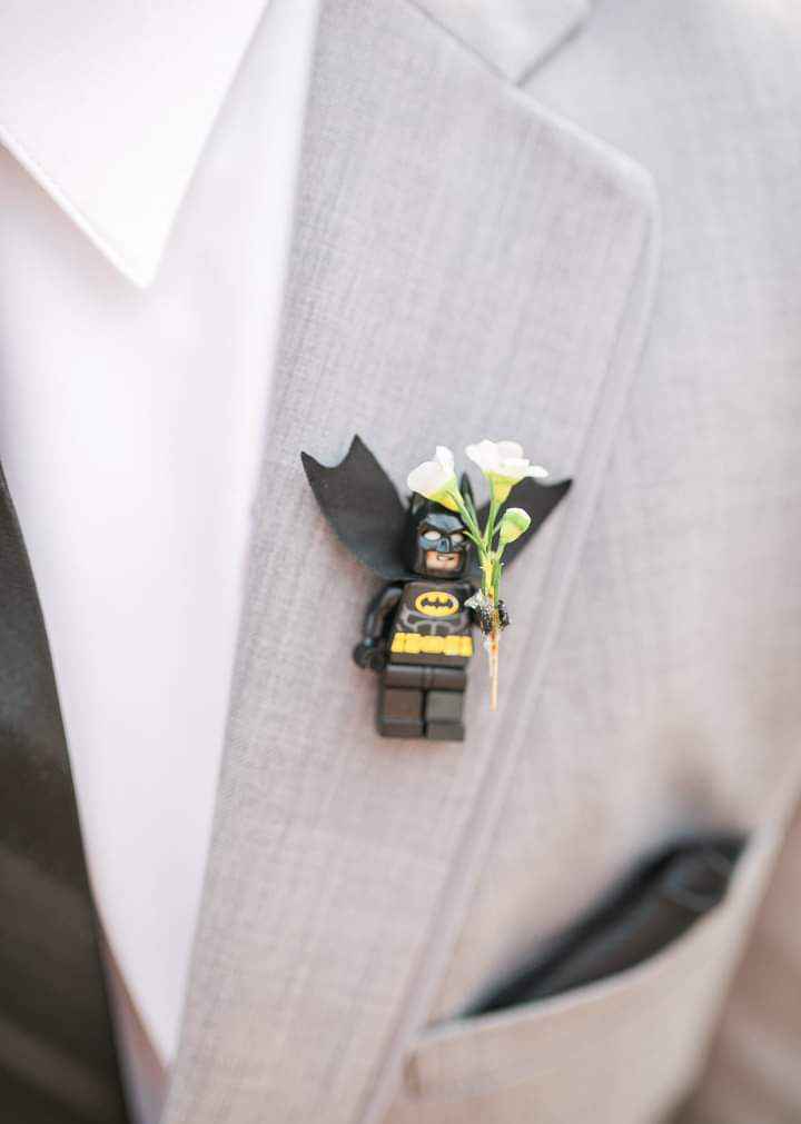 Legos en el boutonniere 1