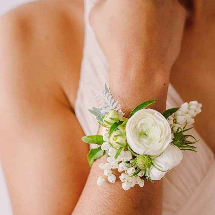 Lindos corsages para tus damas 8