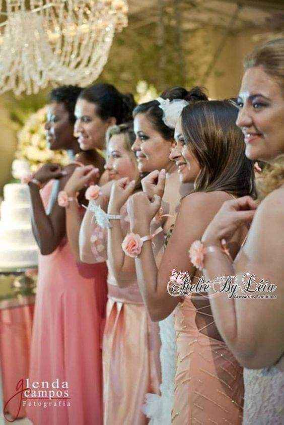Lindos corsages para tus damas 16