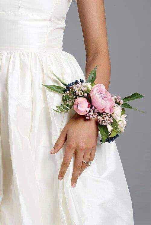 Lindos corsages para tus damas 21
