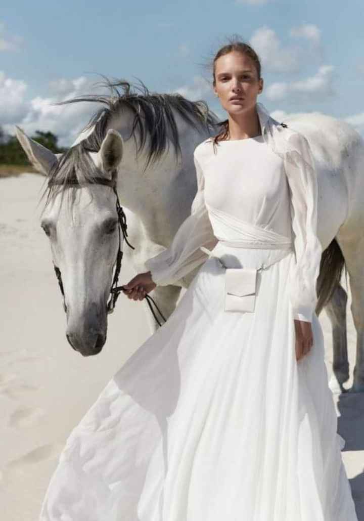 Vestidos colección 2021 Campaign by Anna Kara 1