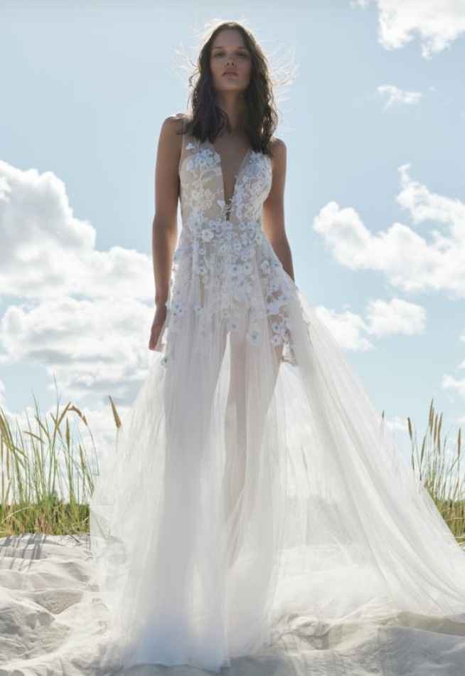 Vestidos colección 2021 Campaign by Anna Kara 14