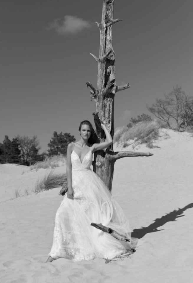 Vestidos colección 2021 Campaign by Anna Kara 15