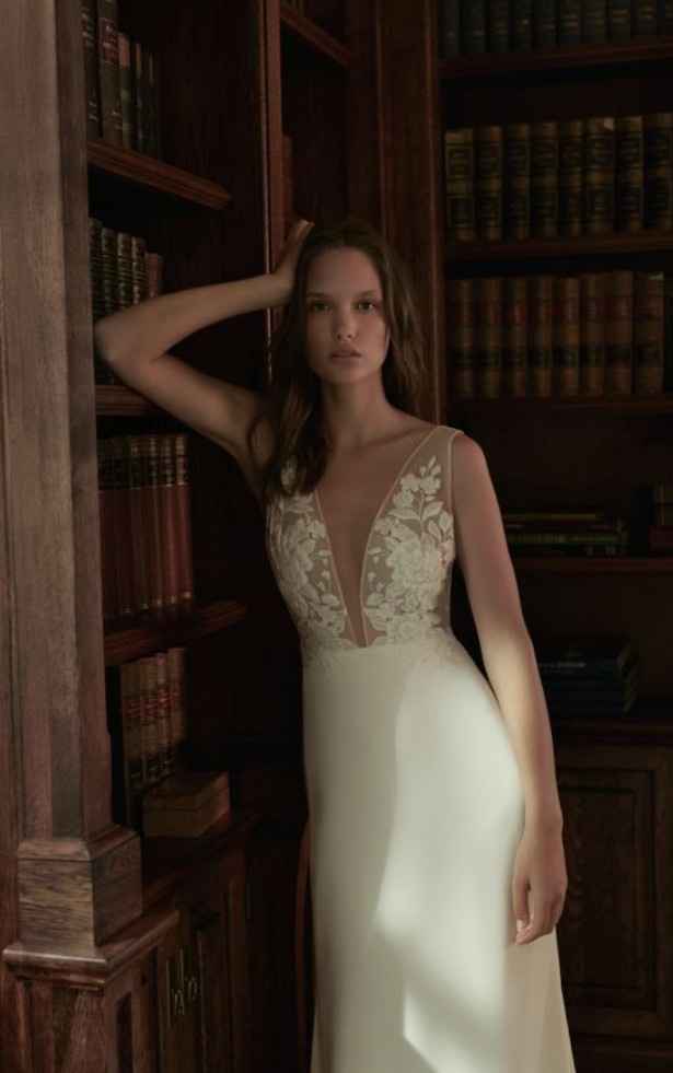 Vestidos colección 2021 Campaign by Anna Kara 23