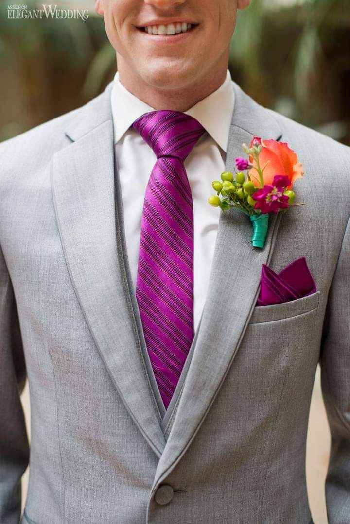 Combinar el color del pañuelo y corbata 2