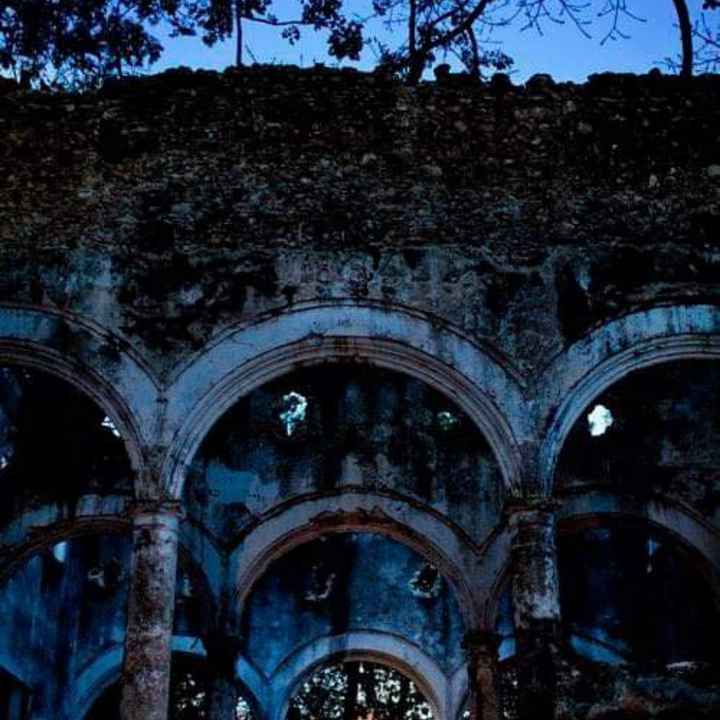 Tu ceremonia en una iglesia en ruinas - 4