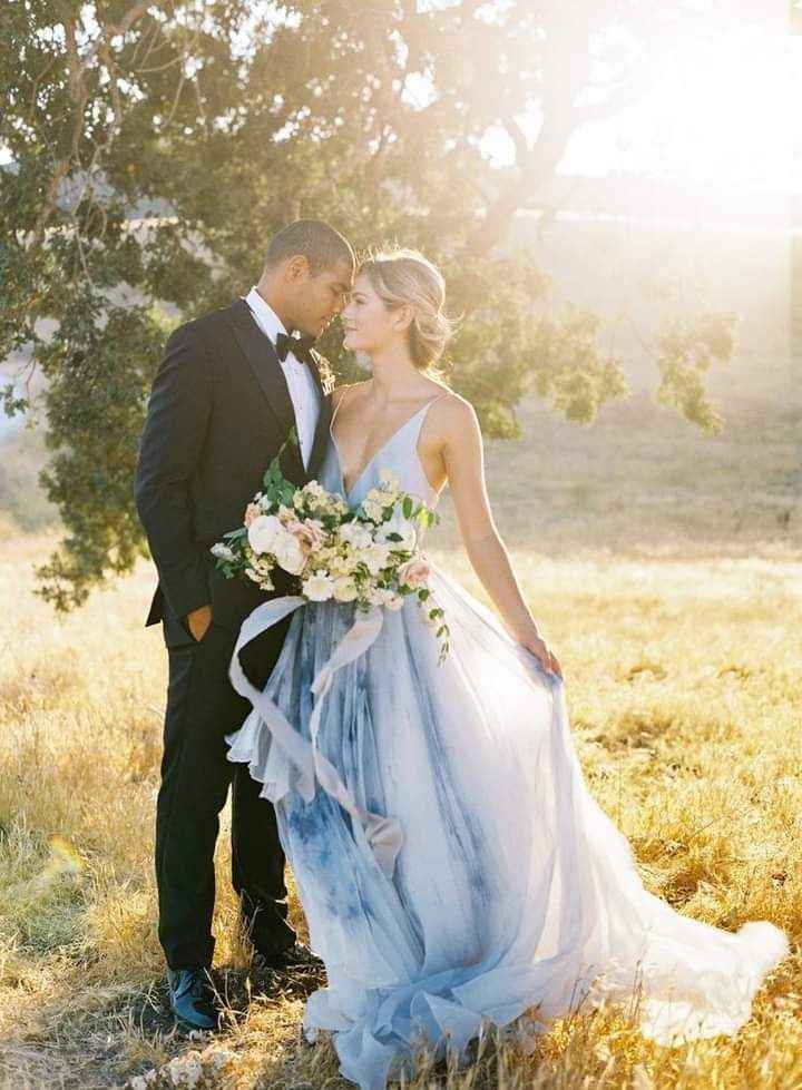 Tu vestido con acentos de color azul 7