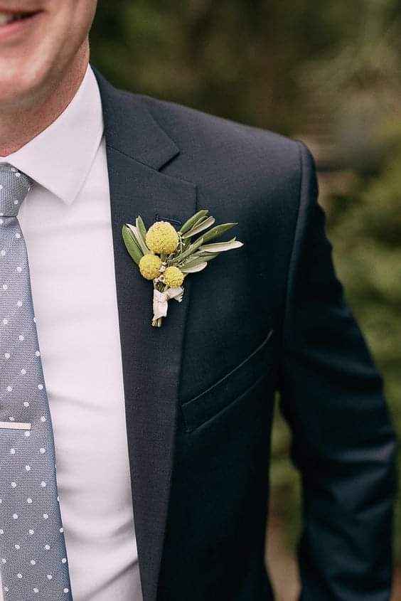 Dale un toque rústico al boutonniere 4