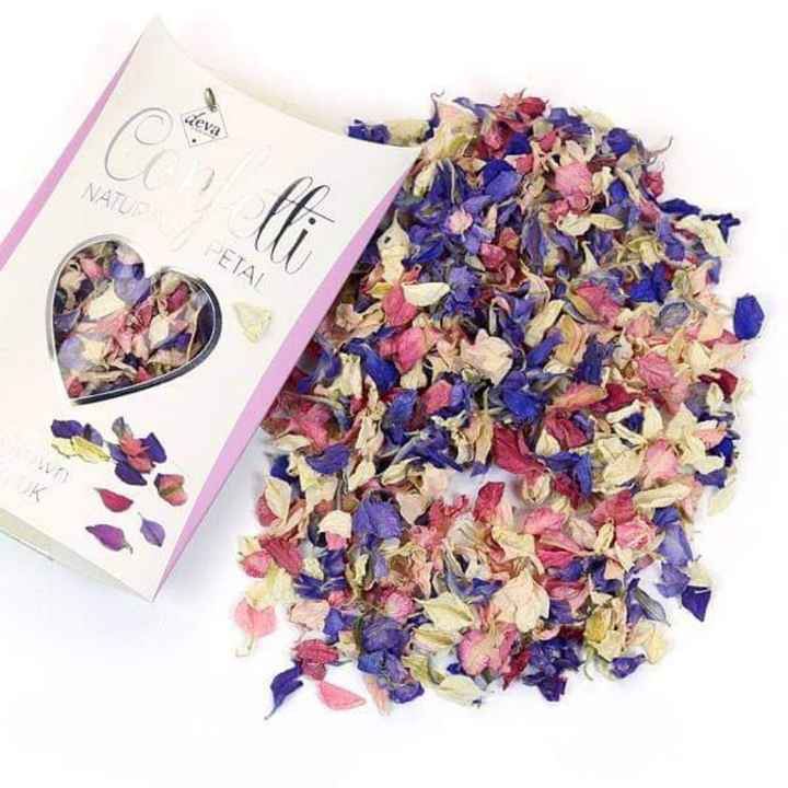 Pétalos como confeti en tu boda - 2