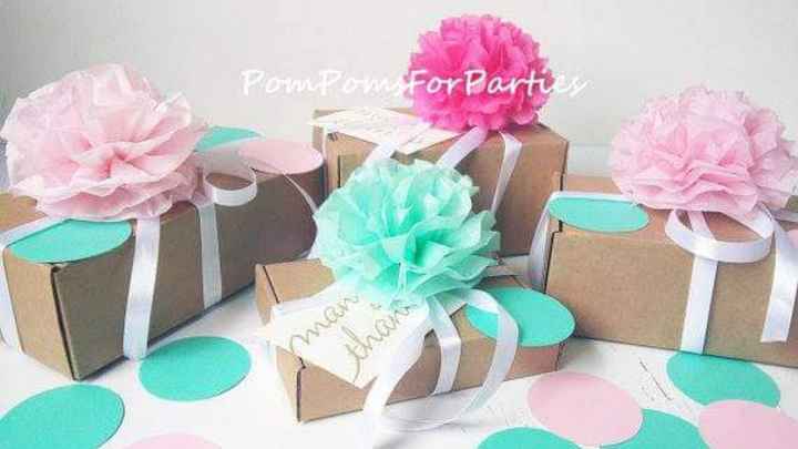 Decora con pompones tus cajitas de souvenirs - 5