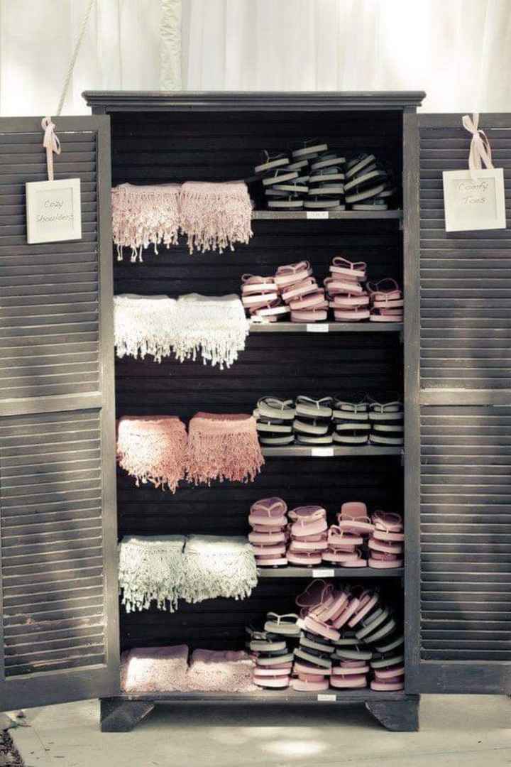 Displays de sandalias o pantuflas - 4