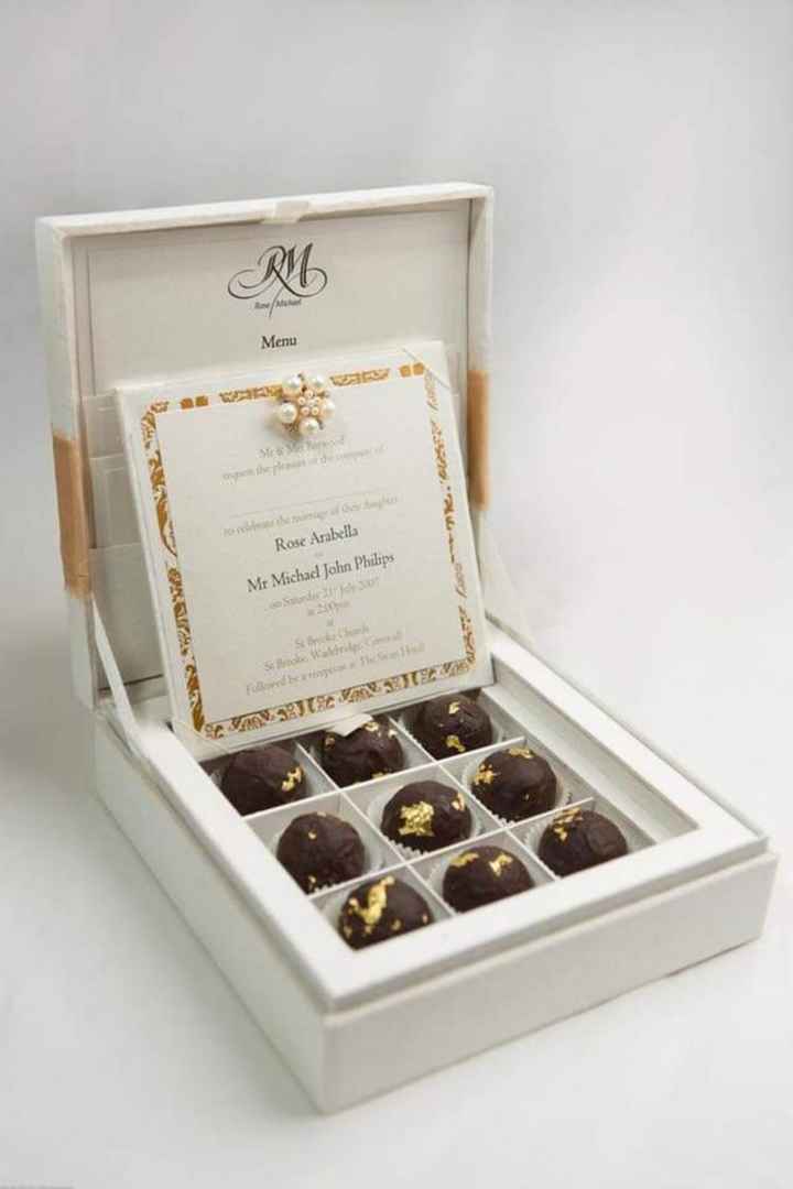 Invitaciones con un regalito comestible - 1