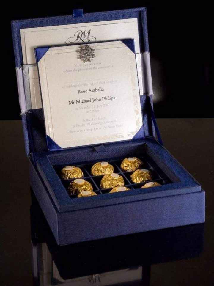 Invitaciones con un regalito comestible - 3