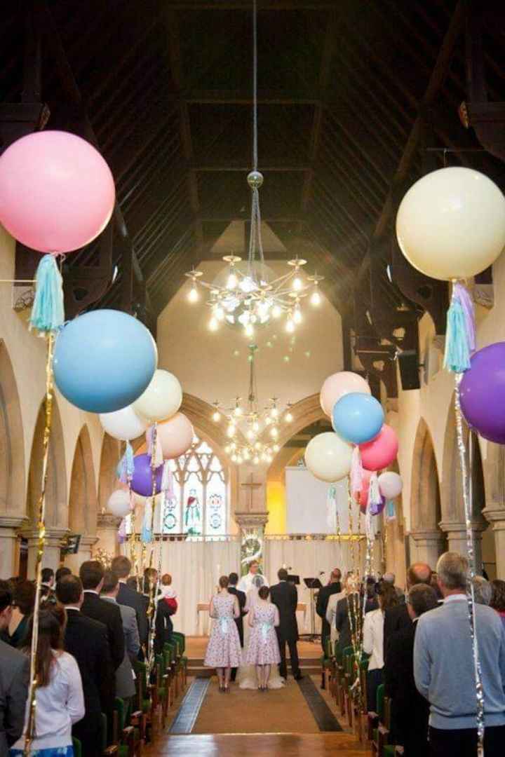 Globos en el camino al altar - 1