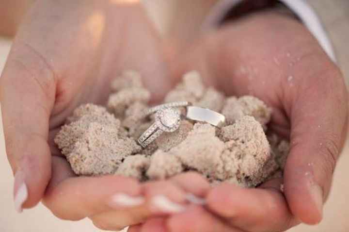 Boda en playa: Luce y resalta tus alianzas - 3