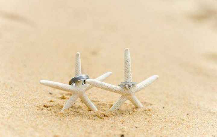 Boda en playa: Luce y resalta tus alianzas - 4