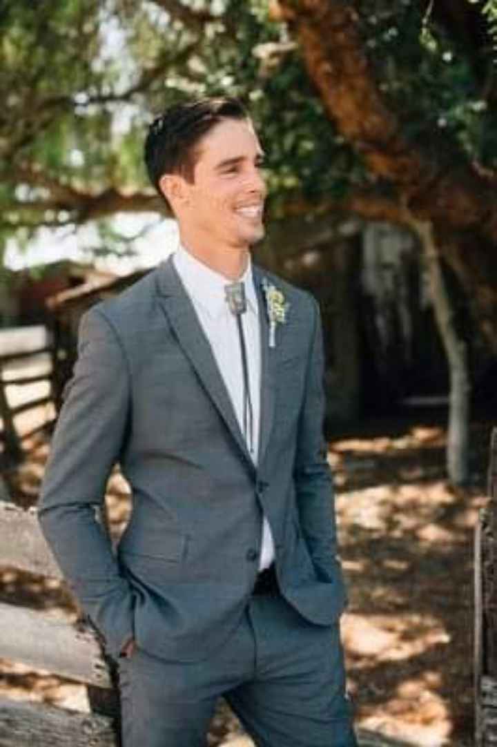 Looks de novio con corbata bolo - 2