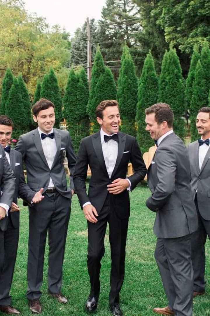 Novios y padrinos en negro y gris - 3