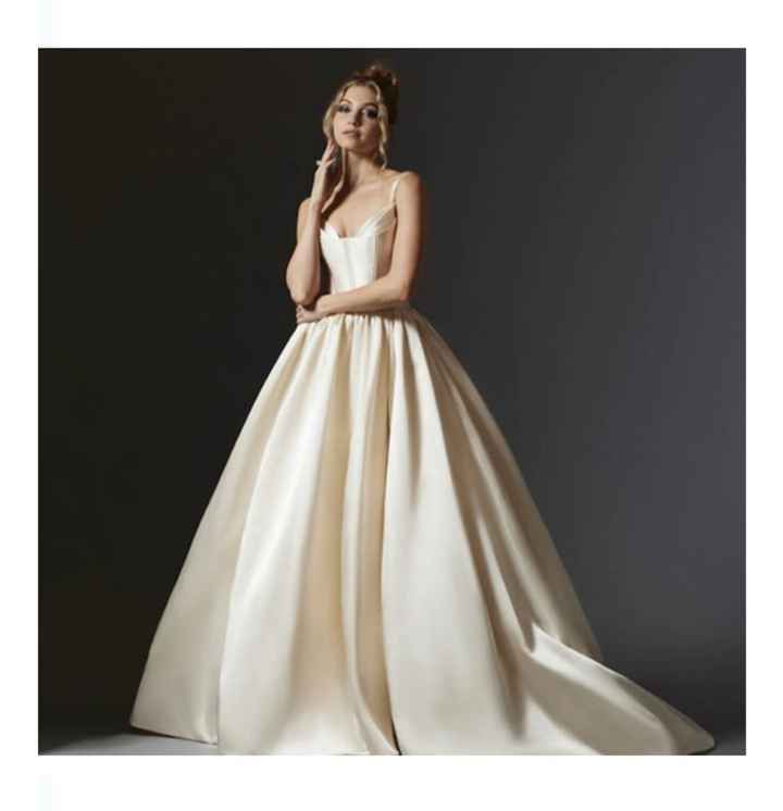 Vestidos colección otoño-invierno 2022 Lazaro - 10