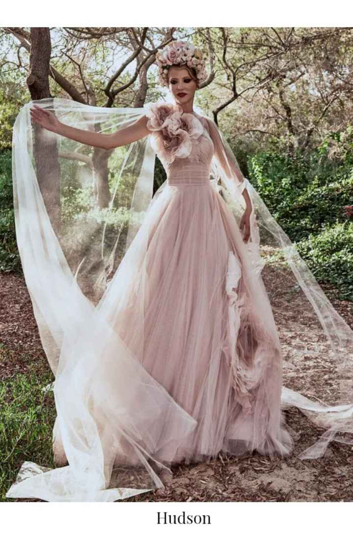 Vestidos colección otoño-invierno 2022 Kristie Romanos - 7
