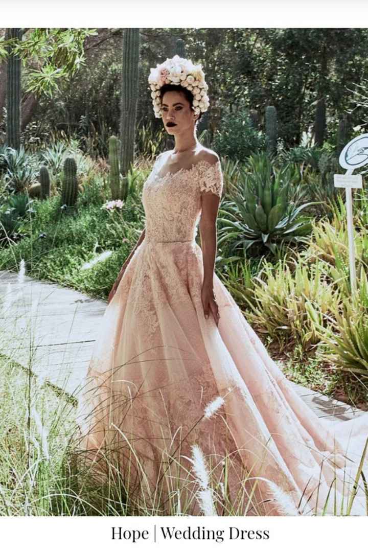 Vestidos colección otoño-invierno 2022 Kristie Romanos - 12