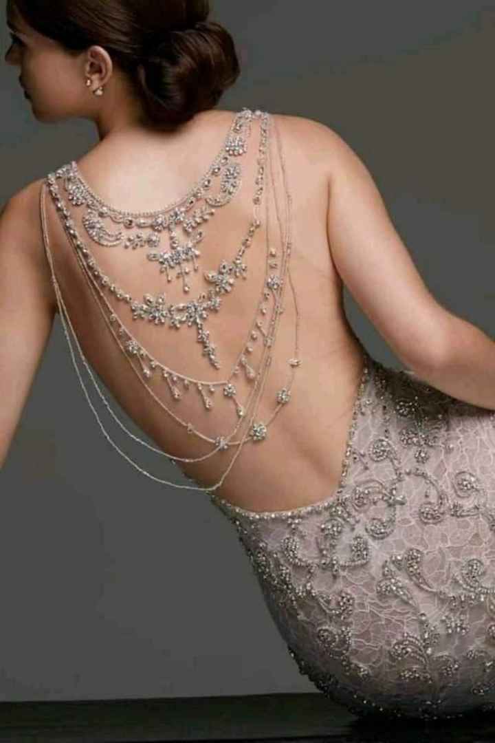 Vestidos con bellas espaldas - 8