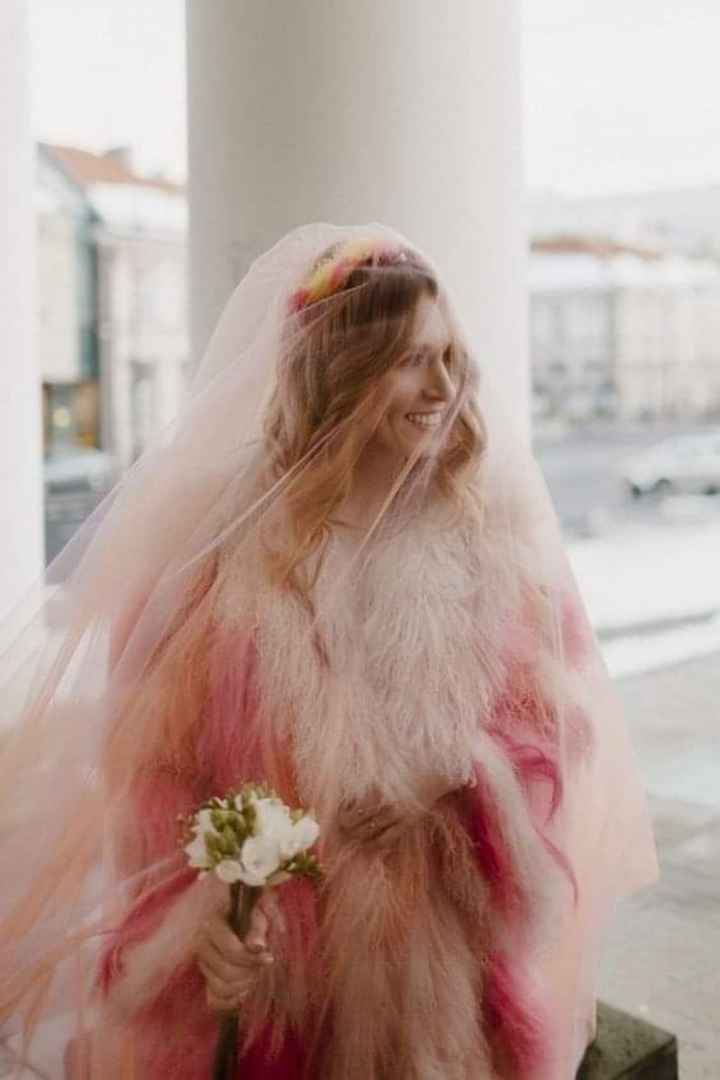 Tendencia 2022: Abrigos de novia - 4