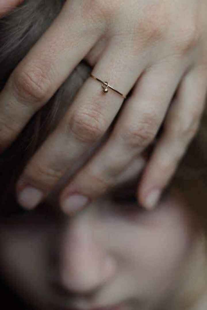 Anillos de compromiso con un estilo sencillo 💍 - 2