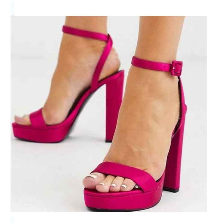 Zapatos en color Viva Magenta - 12