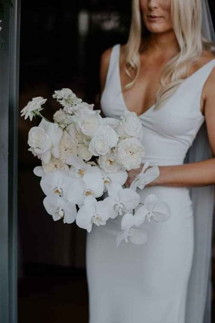 En tu ramo rosas y orquídeas - 1