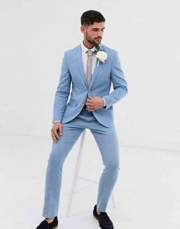 Trajes para novio y padrinos en color azul - 1