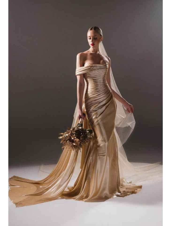 Vestidos colección otoño-invierno 2023 Legends by Romona Keveza - 3