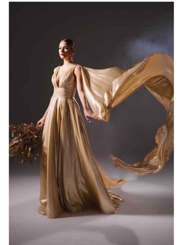 Vestidos colección otoño-invierno 2023 Legends by Romona Keveza - 4