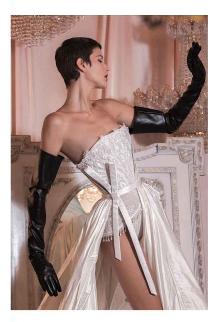 Vestidos colección otoño-invierno 2023 París Mon Chéri by Kim Kassas - 1