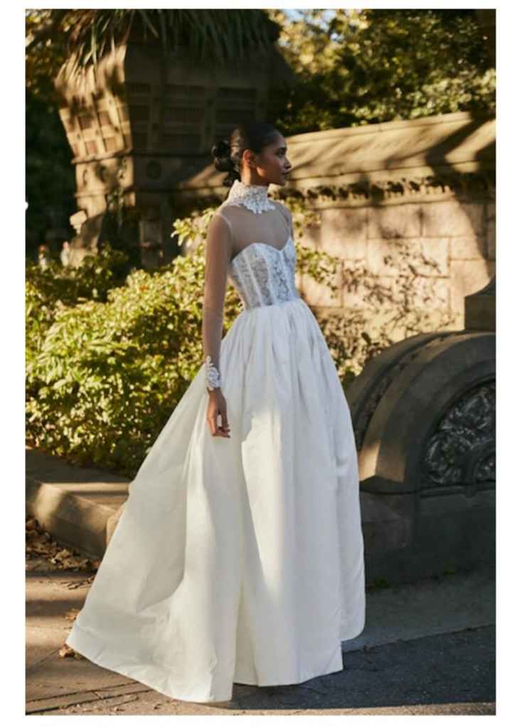 Vestidos colección otoño-invierno 2023 Debajo de tu piel vive la luna by Francesca Miranda - 5