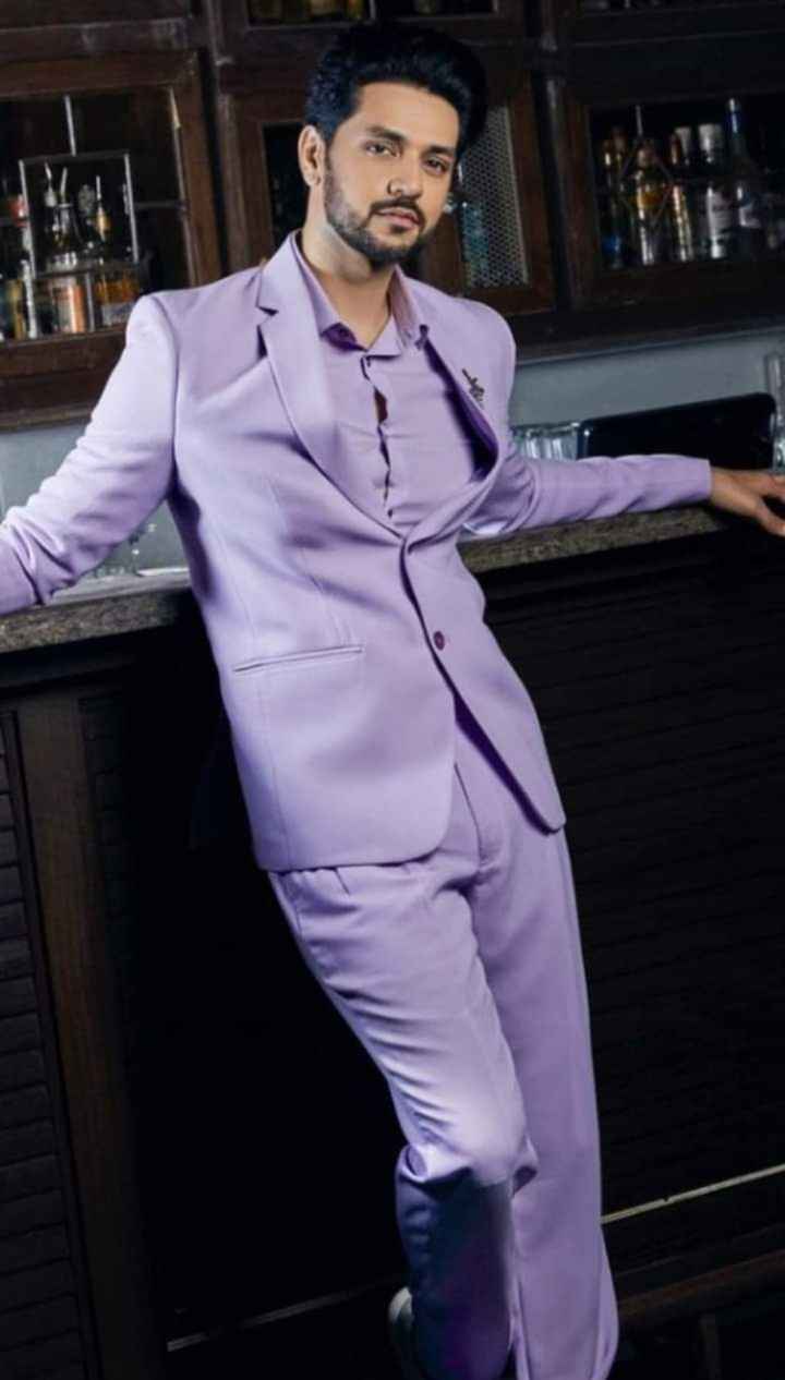 Tendencia 2023:trajes en color lila - 3