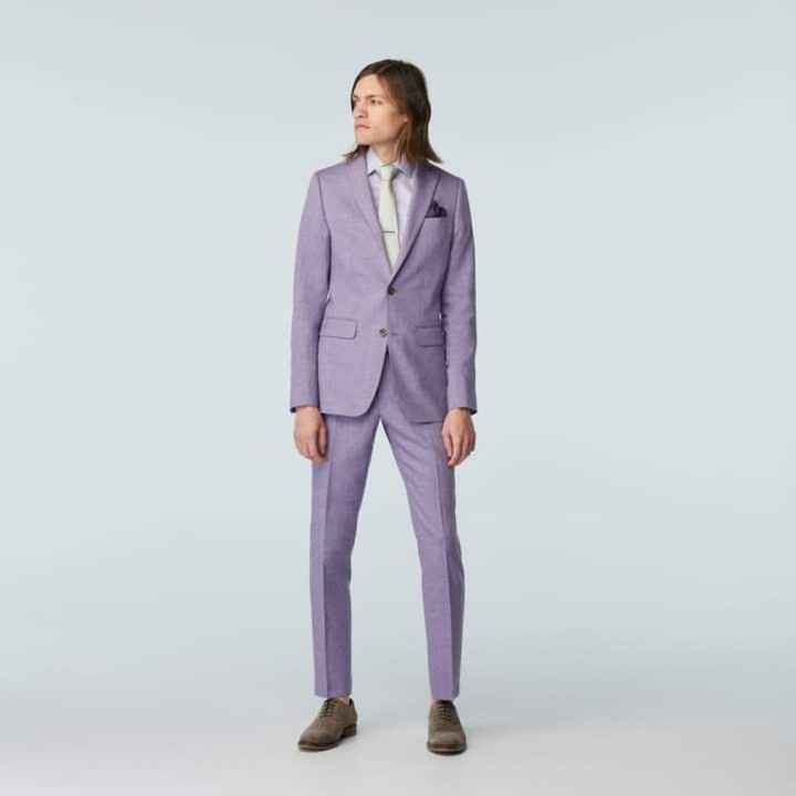 Tendencia 2023:trajes en color lila - 4