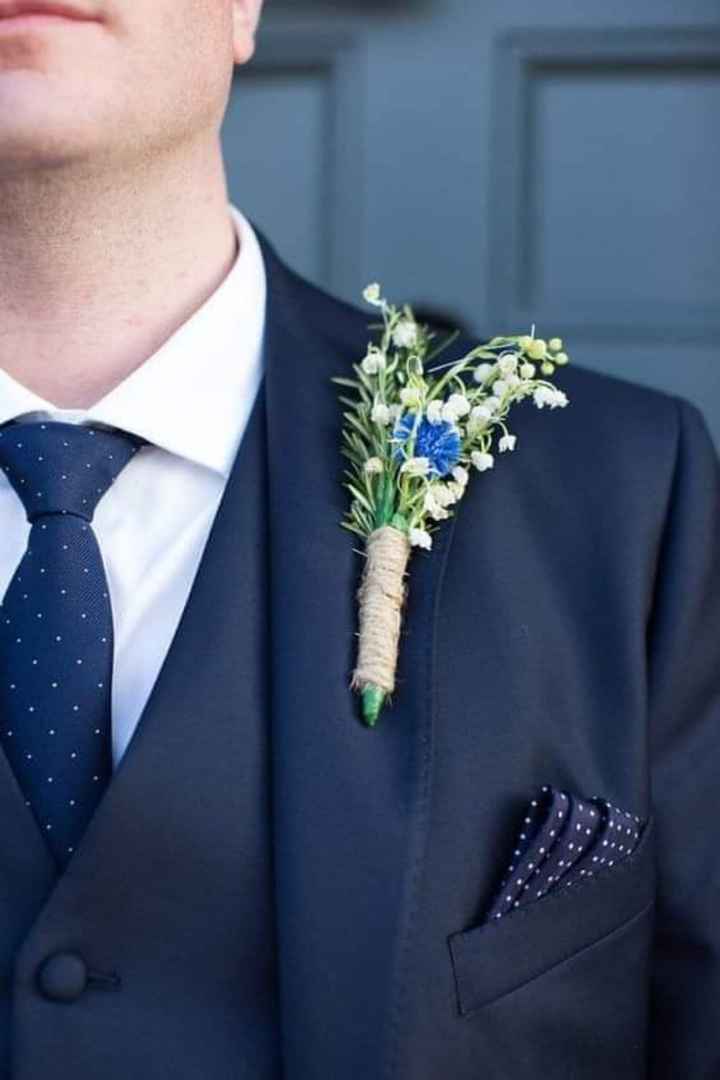 Corbata y pañuelo con el mismo color y estilo - 6