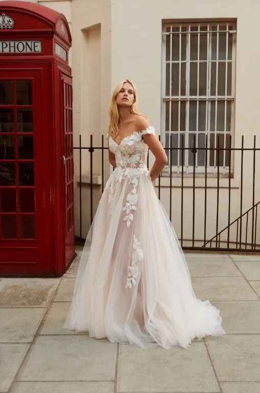 Algunos vestidos de la colección otoño-invierno 2023 Galia Lahav - 2