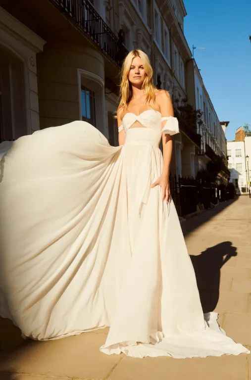 Algunos vestidos de la colección otoño-invierno 2023 Galia Lahav - 3