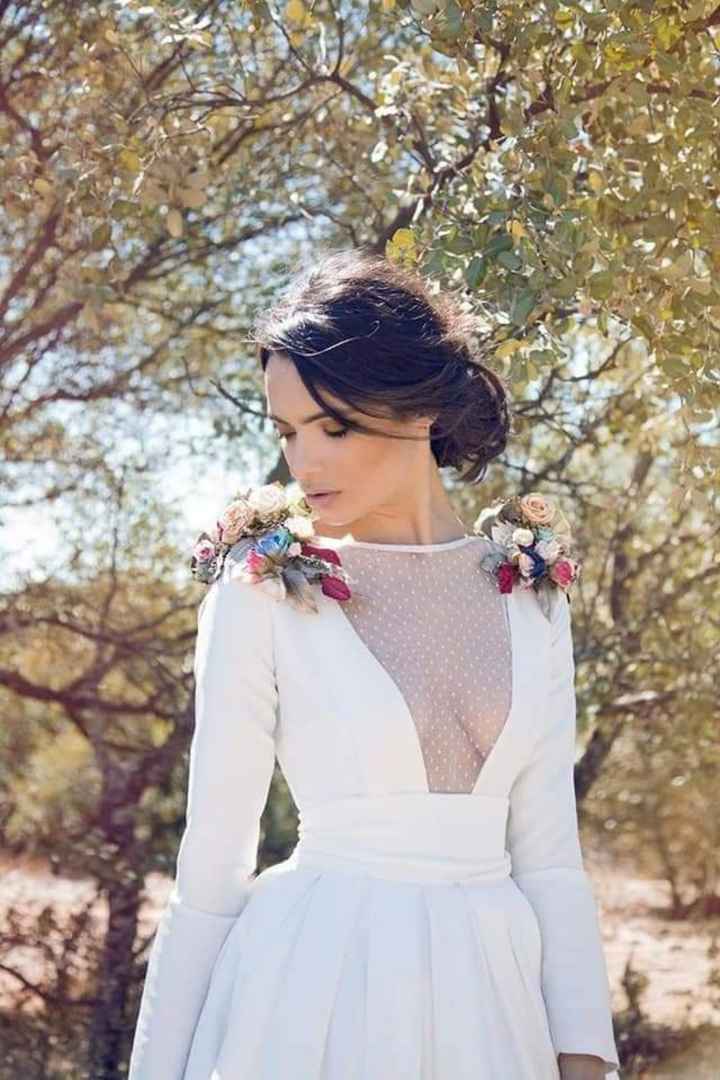 Detalles florales en tu vestido 🌺🌹🌸 - 2