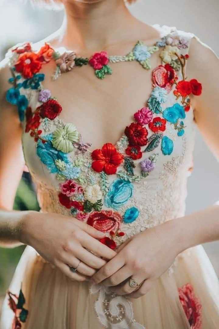 Detalles florales en tu vestido 🌺🌹🌸 - 4