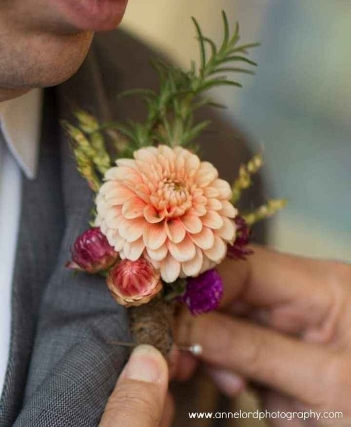 Boutonniere con dalias - 3