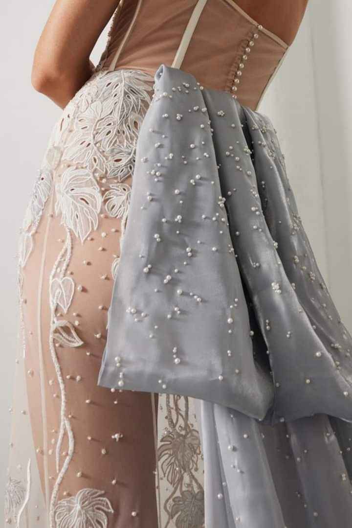 Algunos vestidos de la colección 2023 Lunar Gardens by Hermione de Paula - 3
