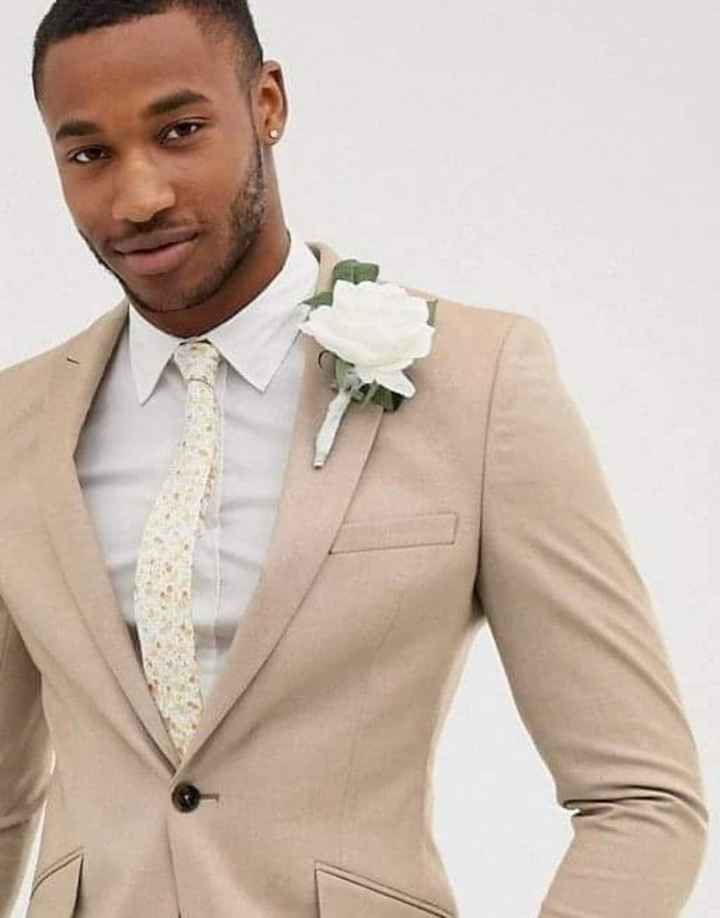 Trajes en color beige - 1
