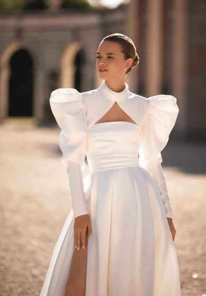 Algunos vestidos de la colección 2023 'arome d'amour by Daria Karlozi - 1
